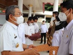 Gubernur Serahkan SK CASN dan PPPK Sulbar, Ali Baal: Bekerjalah dengan Jujur