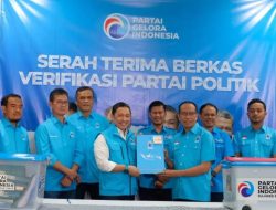 Siap Hadapi Pemilu, Anis Matta Terima Berkas DPW Partai Gelora Sulbar