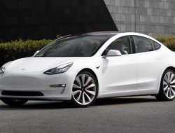 Tesla Masih Rajai Penjualan Mobil Listrik di Dunia