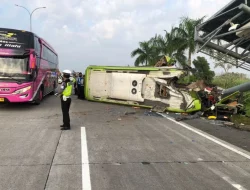 Ini Fakta Mengejutkan Kecelakaan Maut di Tol Surabaya-Mojokerto