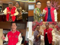 Wakil Ketua Mahkamah Agung RI Pakai Jaket  Alumni Unhas
