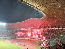 Supporter Indonesia Jangan Lagi Nyalakan Flare di Laga Timnas U-19 lawan Brunai, Awas Sanksi FIFA!