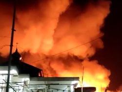 Kebakaran Landa Kandemeng, Laporan Sementara BPBD Polman Empat Rumah Hangus Terbakar