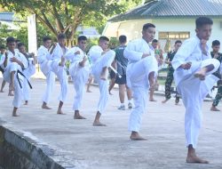 Prajurit Korem 142/Tatag Perdalam Kemampuan Karate