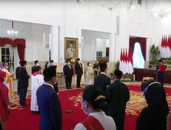 Jokowi Lantik Lima Anggota DKPP