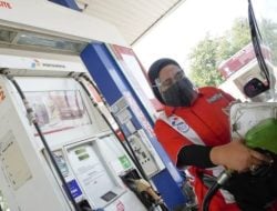 Harga Pertalite Resmi Naik Rp 10.000 per Liter, Solar Rp 6.800 per Liter