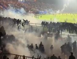 Kerusuhan di Stadion Kanjuruhan Malang Tewaskan 127 Orang, Termasuk 2 Polisi