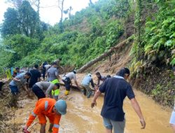 Banjir dan Longsor Terjang Tapango Polman, Puluhan Rumah Rusak, Satu Warga Hanyut