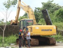 Sembilan Tahun Dikuasai Pihak Ketiga, Excavator Dikembalikan ke Pemprov Sulbar
