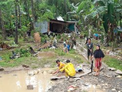 Korban Banjir Butuh Air Bersih dan Makanan Siap Saji