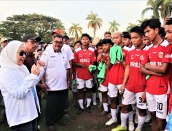 Ukir Sejarah Sepakbola Mamuju, Sutinah Siapkan Bonus Bagi Seluruh Atlit