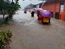 Hujan Lebat Akibatkan Banjir di Saletto