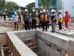 Percepat Rekonstruksi Gedung Kantor Gubernur Sulbar, Idris Minta Kontraktor Tambah Tenaga