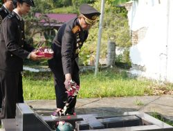 Hari Pahlawan, Kapolda Sulbar Pimpin Ziarah di Taman Makam Pahlawan