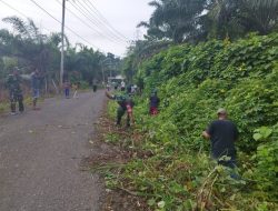 Antisipasi Banjir dan Wabah Penyakit, Babinsa Kodim Pasangkayu Ajak Warga Karya Bakti