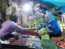 Bantu Pedagang, Sutinah Arahkan ASN Rutin Belanja di Pasar Tradisional