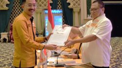Ketua Hanura Sulbar, Andi Zulfahmi Hermawan menerima rekomendasi DPP Hanura untuk Pilkada Sulbar 2024.