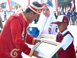 Dua Anak Berprestasi Tingkat Nasional Terima Penghargaan dari Pj Gubernur Sulbar