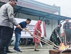 KPU Mamuju Musnahkan Ratusan Surat Suara Sisa