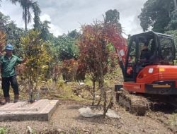 Jelang Ramadan, PT Pasangkayu Gelar Pembersihan Pekuburan Umum di Petunggu