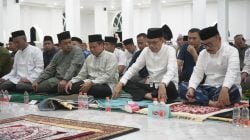 Gubernur Sulbar Suhardi Duka dalam malam Nuzulul Quran di Mamuju.