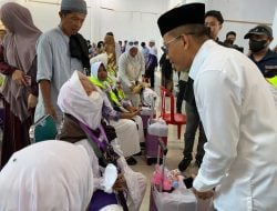 495 CJH Polman Diberangkatkan, Jamaah Tertua 98 Tahun