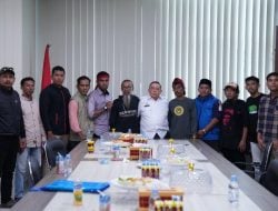 Wagub Sulbar Janji Evaluasi dan Tinjau Tambang Pasir, Massa Tanggapi Positif