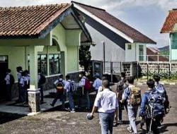 Pemerintah Pertimbangkan Program Pelajar Masuk Barak